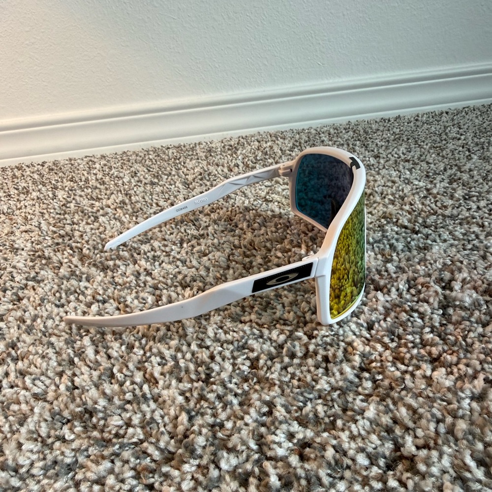Oakley Sutros - Picture 4 of 7
